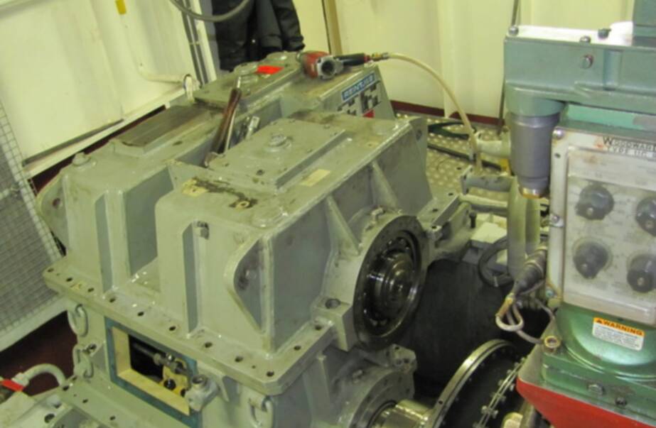 Overhaul Reintjes gearbox ThyssenKrupp Veerhaven IX